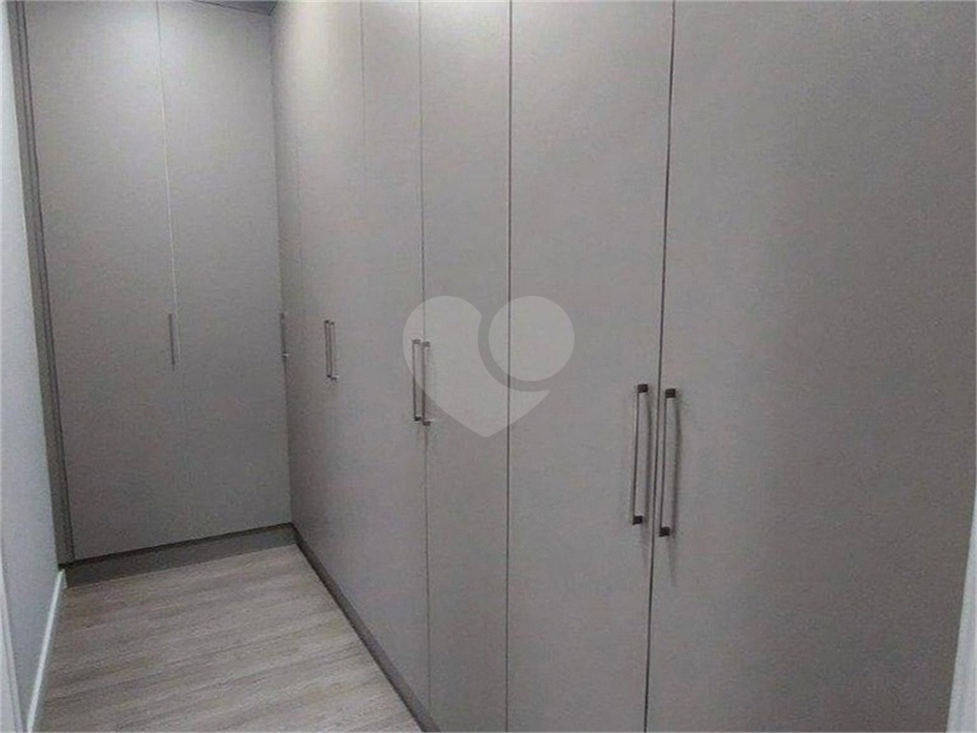 Casa à venda ou para alugar com 3 suítes no condomínio Mont Blanc, Sorocaba - SP