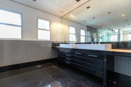 Casa à venda com 4 suítes no condomínio L`exclusive, São Paulo - SP