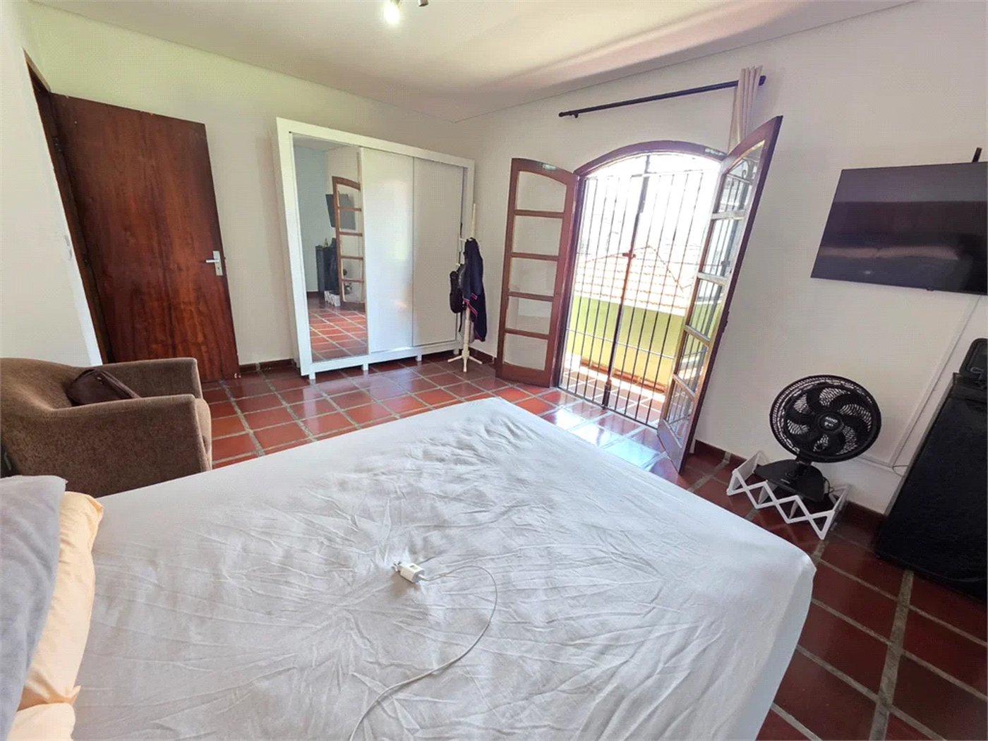 RARIDADE NA VILA SÔNIA! 2 CASAS NO MESMO TEERRENO , PODENDO SER TRANSFORMADAS EM KITCHNETS NA PORTA DO METRÔ - Você não vai encontrar outra oportunidade como esta! 280 m2 | Ideal para Studios
