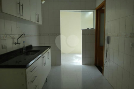 Casa à venda ou para alugar com 4 quartos, sendo 2 suítes, no condomínio Vila Hípica, São Paulo - SP