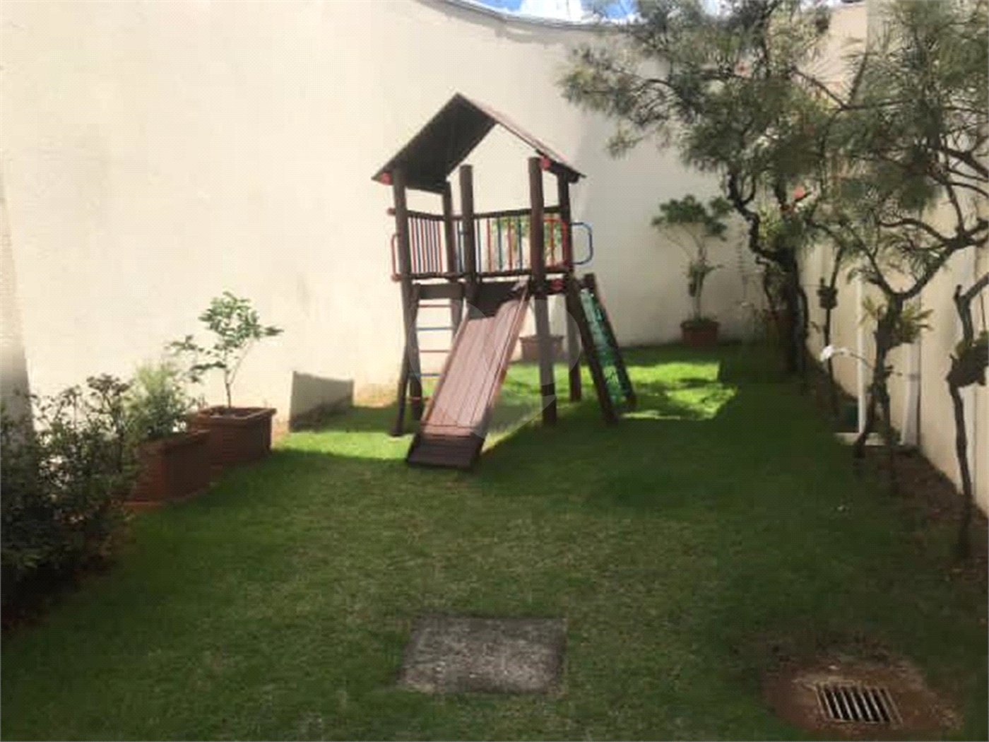 Casa à venda com 3 quartos, sendo 1 suíte, no condomínio Villas de São Francisco, São Paulo - SP