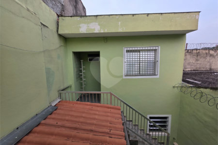 Sobrado à venda com 3 quartos em Rio Pequeno, São Paulo, SP