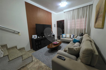 Sobrado à venda com 6 quartos, sendo 3 suítes, em Santa Teresinha, São Paulo, SP