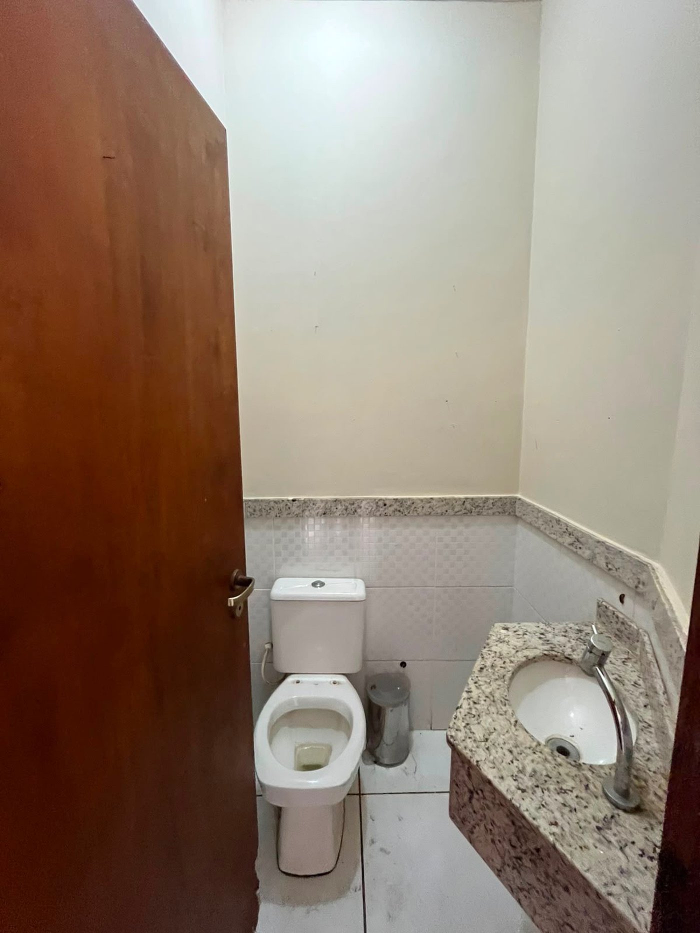 Casa à venda ou para alugar com 3 quartos, sendo 1 suíte,  em Jardim dos Ipes, Três Lagoas, MS