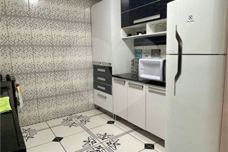 Casa à venda com 2 quartos no condomínio Rubi, Jacareí - SP