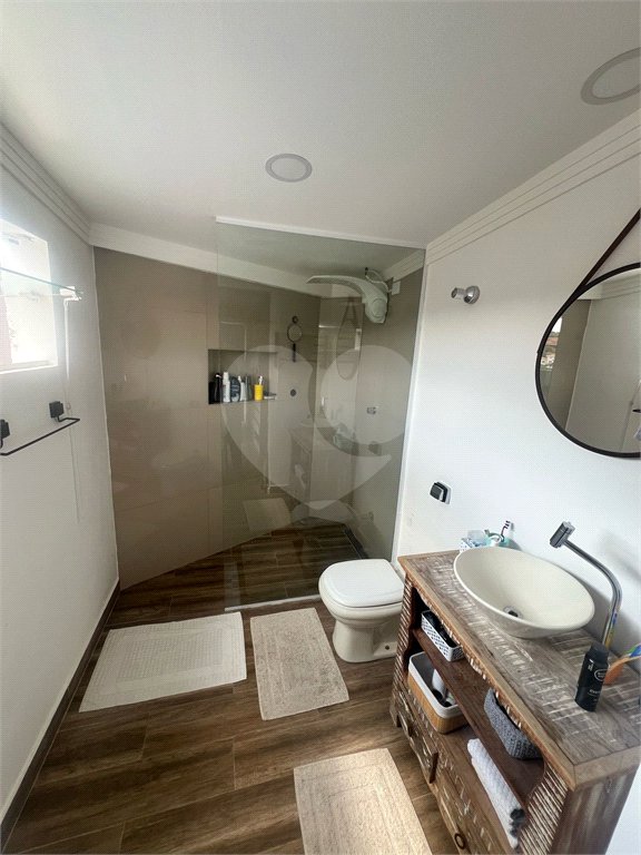 Sobrado à venda com 3 quartos, sendo 1 suíte, em Vila Irmãos Arnoni, São Paulo, SP