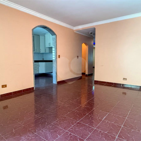 Sobrado à venda com 3 quartos, sendo 1 suíte, em Cidade Líder, São Paulo, SP
