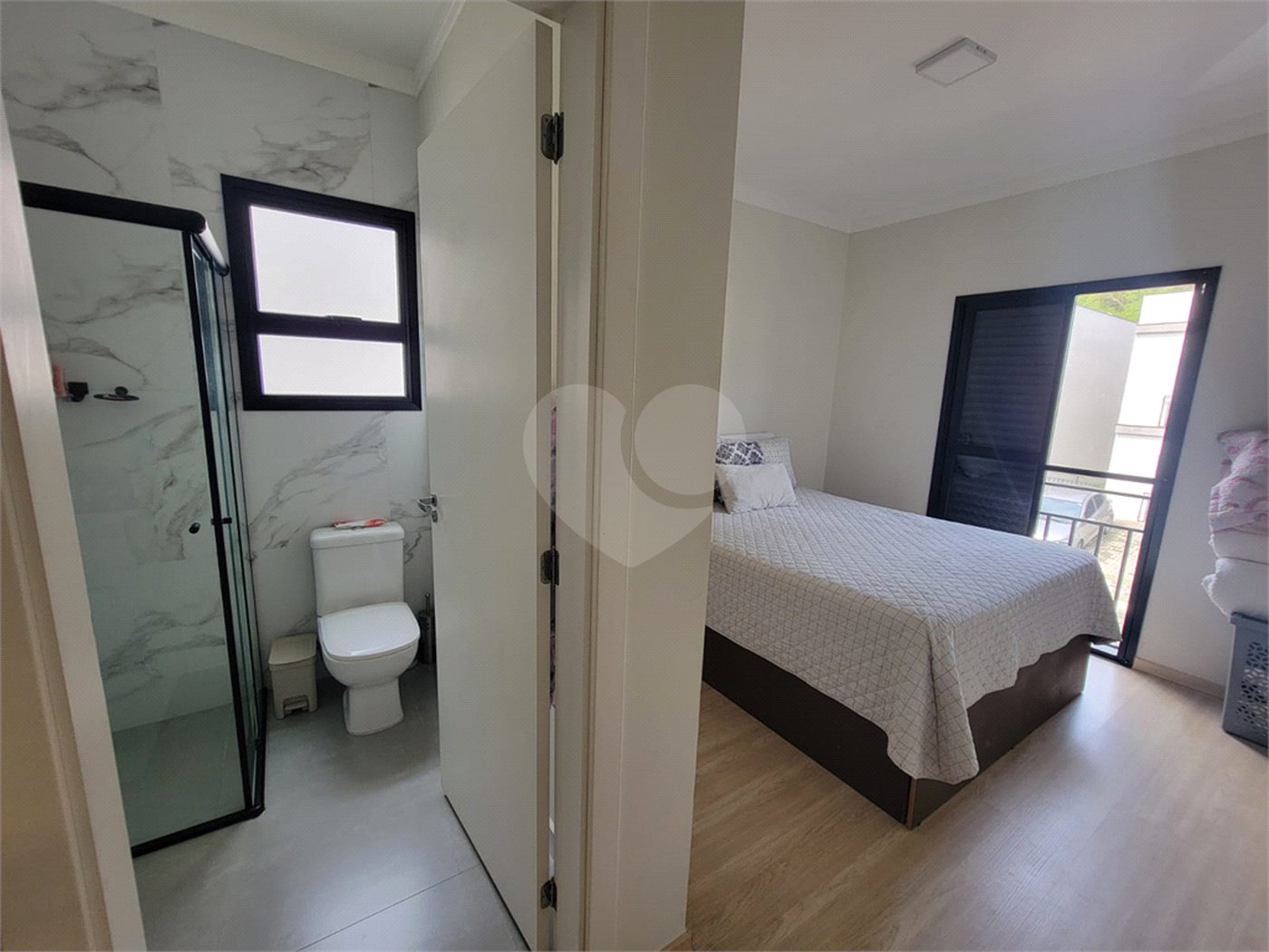 Casa à venda com 3 suítes no condomínio Villaggio Maranello, Vinhedo - SP