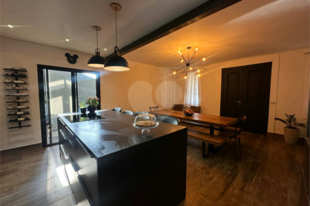 Casa à venda com 3 suítes no condomínio Estância Marambaia, Vinhedo - SP