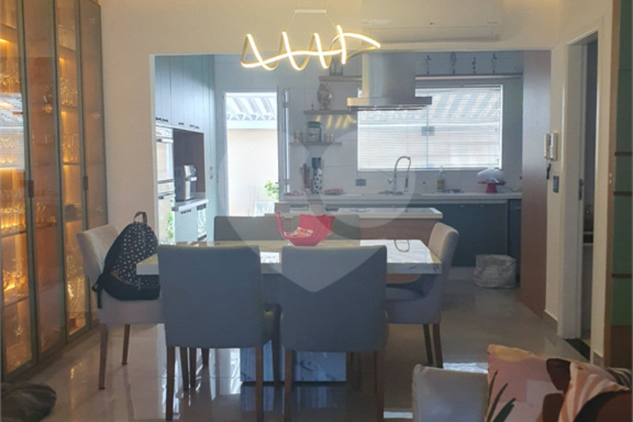 Casa à venda com 4 quartos, sendo 2 suítes, em Vila Guilherme, São Paulo, SP