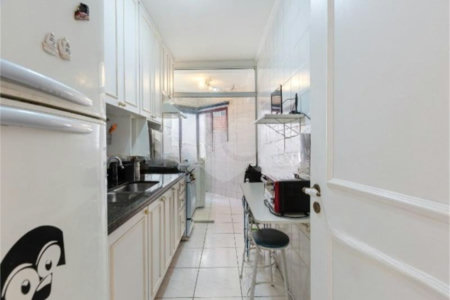 Apartamento à venda com 3 quartos, sendo 1 suíte, em Vila Hamburguesa, São Paulo, SP