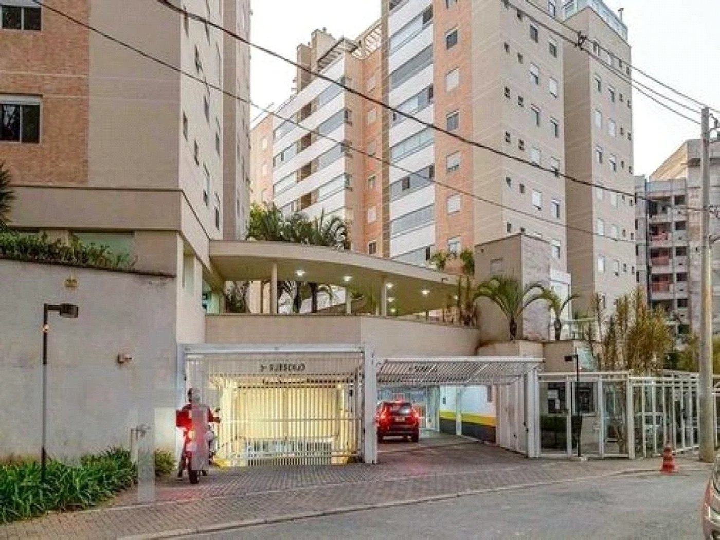 Apartamento à venda com 3 suítes em Vila Suzana, São Paulo, SP