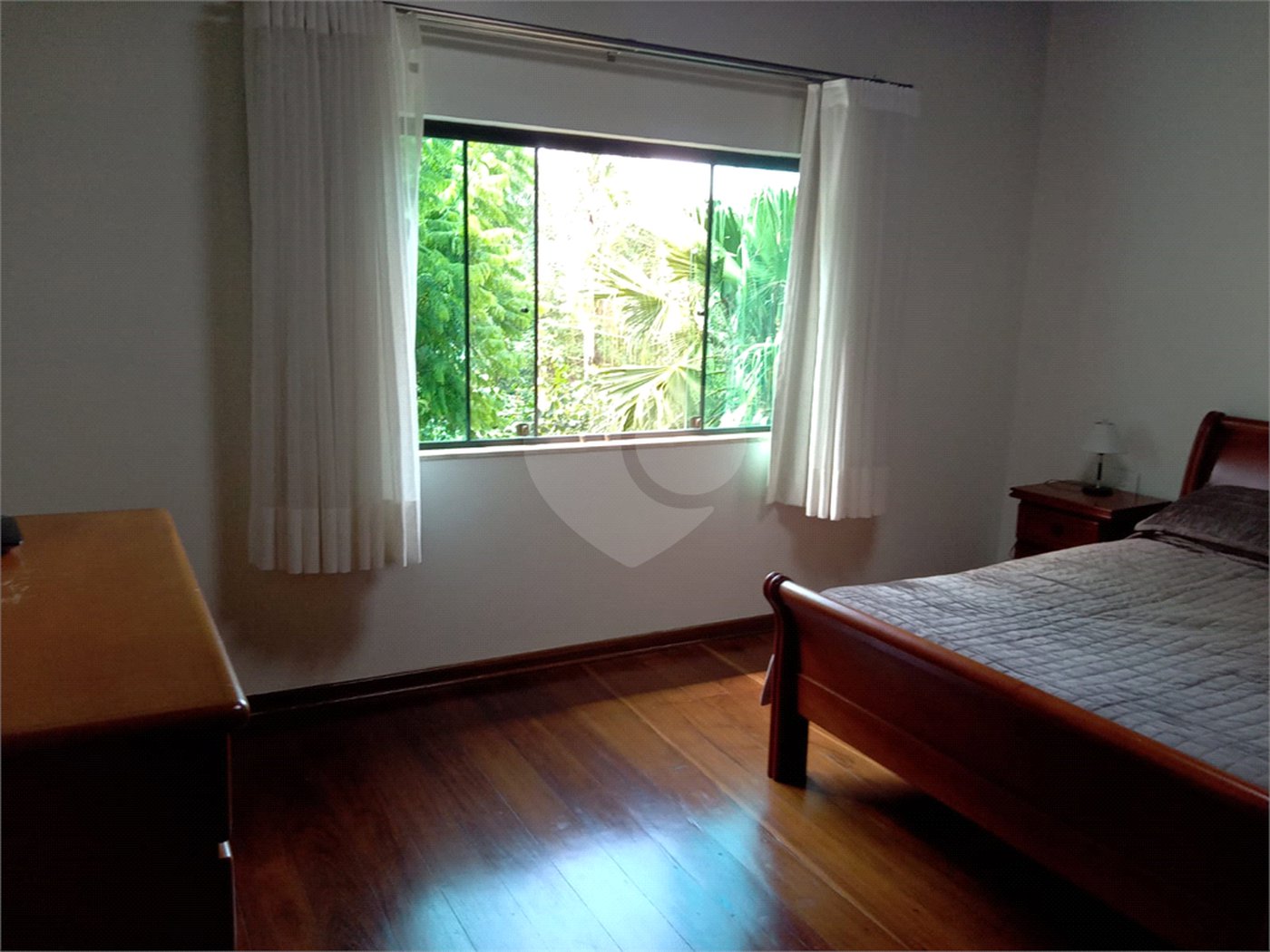 Sobrado à venda ou para alugar com 4 quartos, sendo 2 suítes, em Serra da Cantareira, Mairiporã, SP