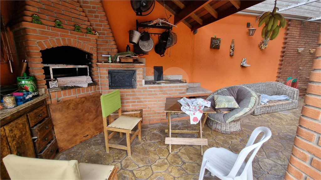 Casa à venda com 4 quartos, sendo 2 suítes, no condomínio Aruã Eco Park, Mogi das Cruzes - SP