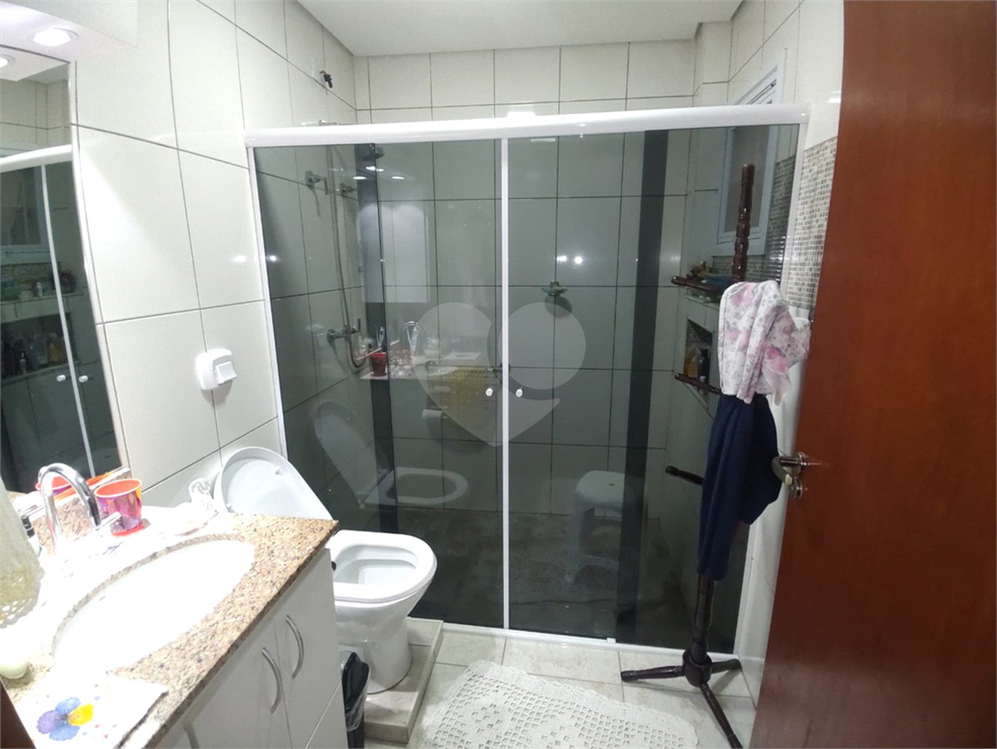 Casa à venda com 3 suítes no condomínio Morada das Hortênsias, São Paulo - SP