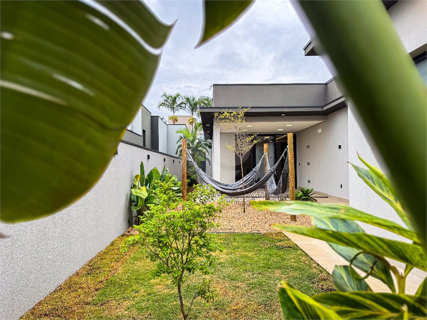Casa à venda com 3 suítes no condomínio Residencial Helvétia Park, Indaiatuba - SP