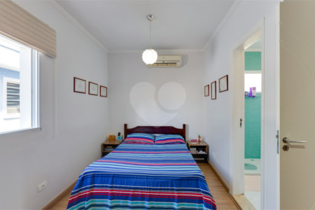 Casa à venda com 3 quartos, sendo 1 suíte, em Santo Amaro, São Paulo, SP