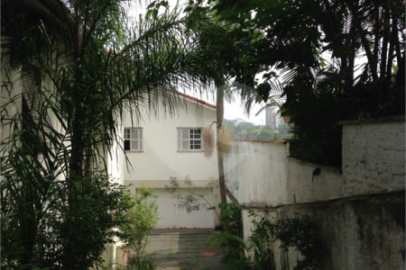Casa à venda com 4 quartos, sendo 1 suíte,  em Jardim Petrópolis, São Paulo, SP