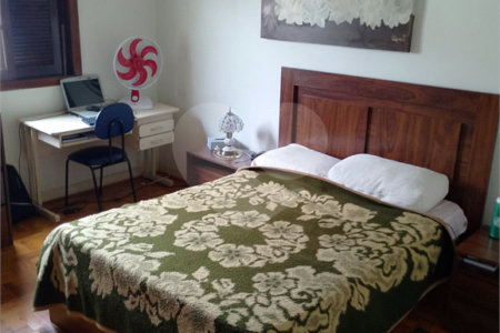 Casa de Vila à venda com 3 quartos, sendo 1 suíte, em Vila Bertioga, São Paulo, SP