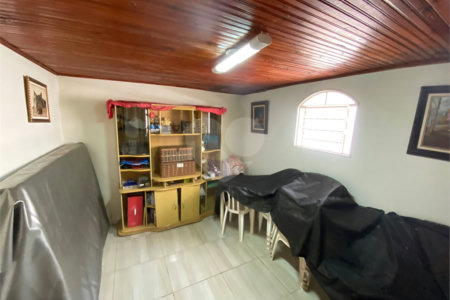 Casa térrea para venda, na Vila Marcelino.