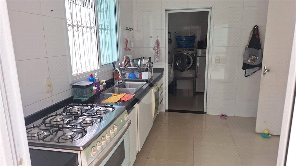 Sobrado à venda com 6 quartos, sendo 4 suítes, em Tremembé, São Paulo, SP
