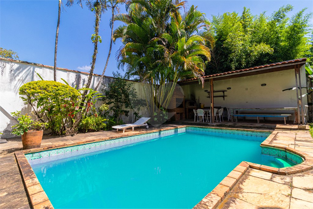 Casa de Vila à venda com 4 quartos, sendo 2 suítes, em Alto da Boa Vista, São Paulo, SP