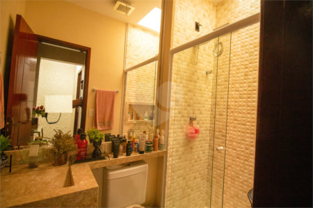 Casa à venda com 3 quartos, sendo 1 suíte, no condomínio Village Christian, São Roque - SP