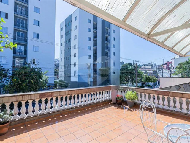 Sobrado à venda com 3 quartos, sendo 1 suíte,  em Vila Carolina, São Paulo, SP