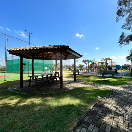 Casa à venda com 5 quartos, sendo 3 suítes, no condomínio Santa Teresa 1, Vinhedo - SP