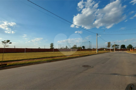 Casa à venda com 3 quartos, sendo 1 suíte,  no condomínio Residencial Villagio Wanel, Sorocaba - SP