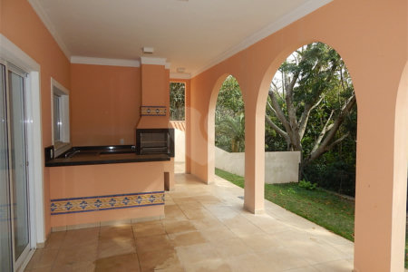 Casa à venda com 3 suítes no condomínio Recanto dos Paturis, Vinhedo - SP