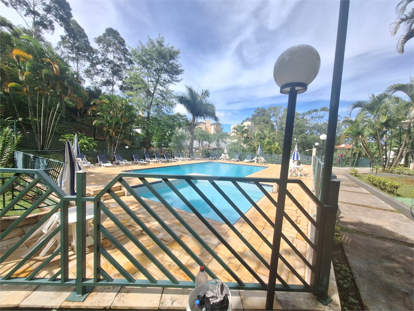 Casa à venda com 5 quartos, sendo 3 suítes,  no condomínio Vila Panamericana, São Paulo - SP