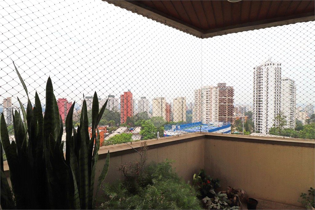 Apartamento à venda com 3 suítes em Vila Suzana, São Paulo, SP