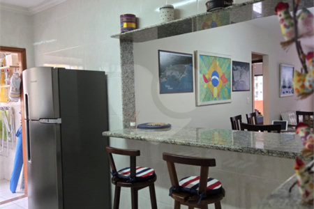 Apartamento à venda com 2 quartos, sendo 1 suíte, em Canto do Forte, Praia Grande, SP