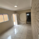 Sobrado à venda com 3 quartos, sendo 1 suíte, em Jardim Las Vegas, Santo André, SP