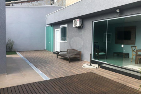 Casa à venda com 3 suítes no condomínio Parque das Graças, Atibaia - SP
