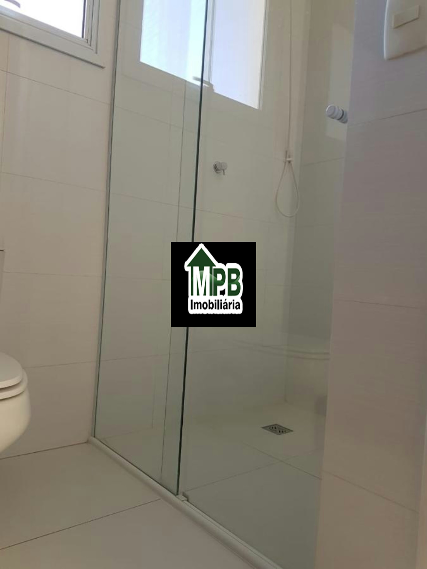 Sobrado à venda com 3 quartos, sendo 1 suíte, no condomínio Horto 3, Sorocaba - SP
