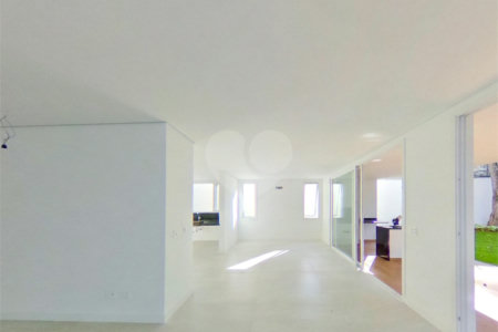 Casa à venda com 4 quartos, sendo 3 suítes,  em Jardim Marajoara, São Paulo, SP