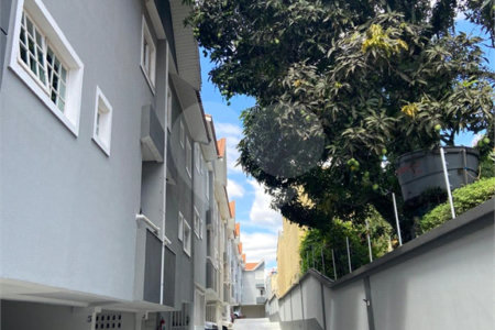 Casa de Vila à venda com 2 quartos, sendo 1 suíte, em Silveira, Santo André, SP