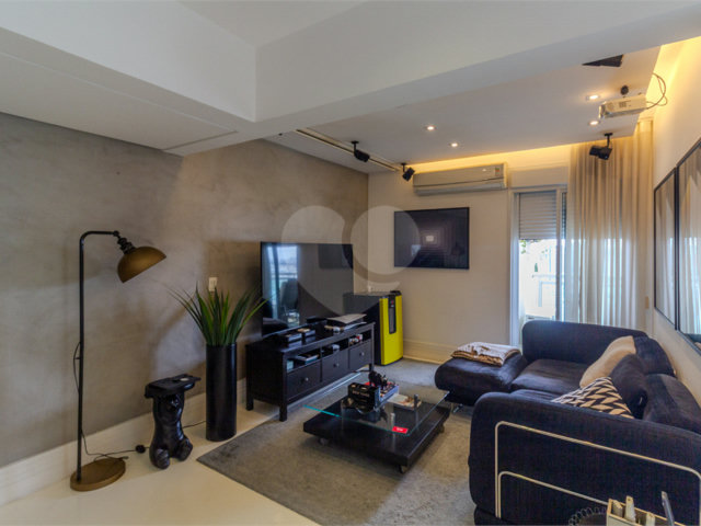 Apartamento à venda com 3 suítes em Campo Belo, São Paulo, SP