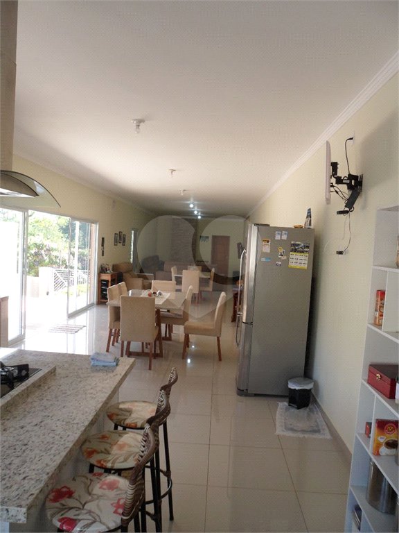 Casa à venda com 4 quartos, sendo 2 suítes, no condomínio Parque das Garças, Atibaia - SP