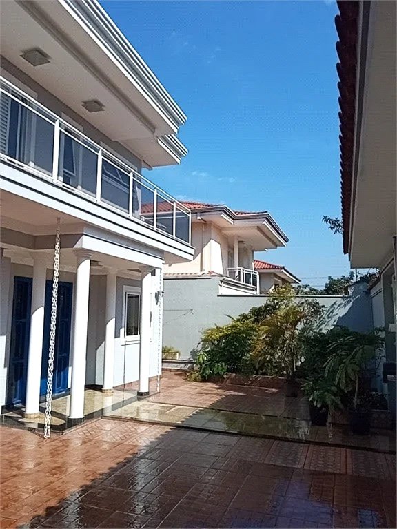 Sobrado à venda com 4 suítes em Cidade São Francisco, São Paulo, SP