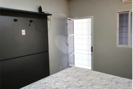 Sobrado à venda com 4 quartos, sendo 1 suíte, em Morada do Ouro, Cuiabá, MT