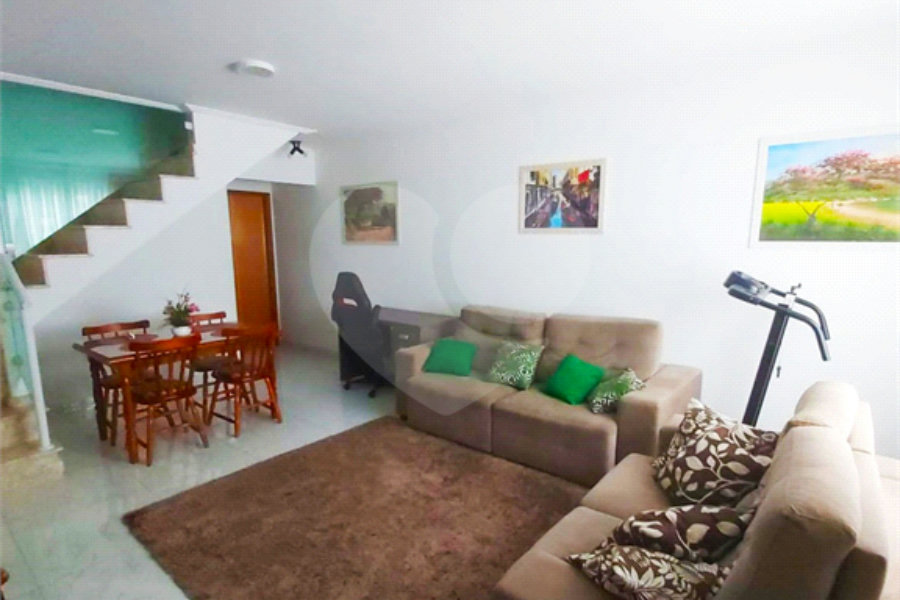 Sobrado à venda com 2 suítes em Vila Constança, São Paulo, SP