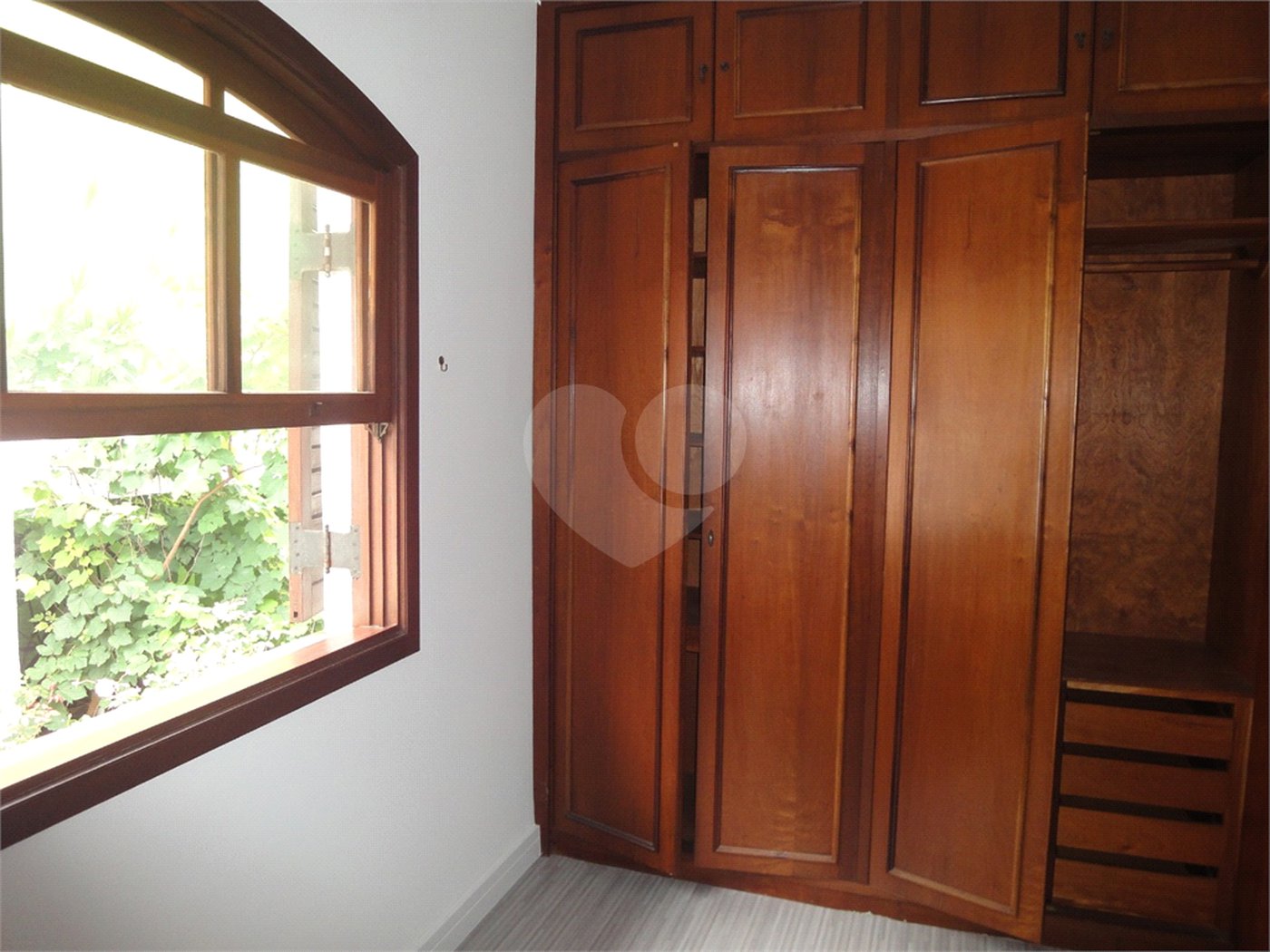 Sobrado à venda com 4 quartos, sendo 3 suítes, em Jardim São Bento, São Paulo, SP