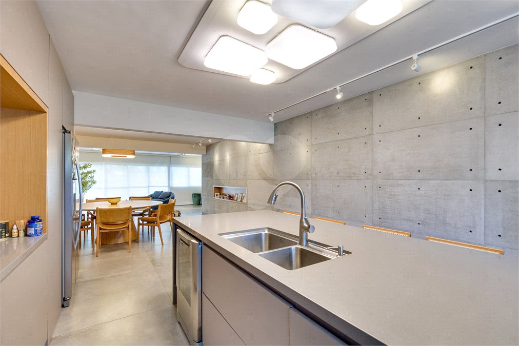 Apartamento à venda com 4 quartos, sendo 3 suítes, em Alto da Boa Vista, São Paulo, SP