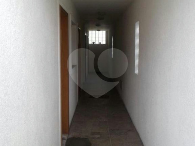 Casa à venda com 1 quarto no condomínio Camila I, São Paulo - SP