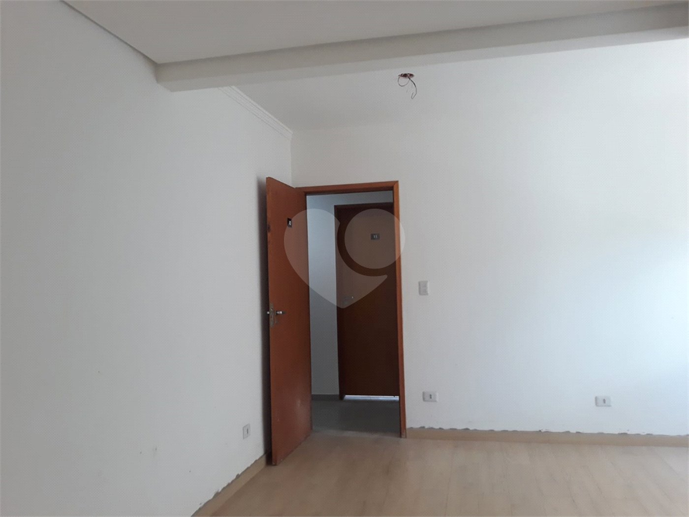Apartamento à venda ou para alugar com 2 quartos, sendo 1 suíte,  em Jardim Flórida, São Roque, SP