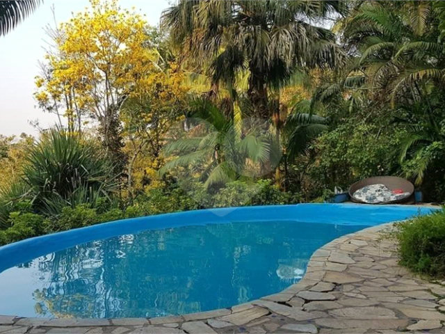Chácara à venda com 4 quartos, sendo 3 suítes,  no Centro, Juquitiba, SP