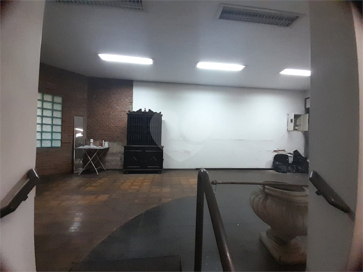 Prédio Comercial na Av. São Carlos - Excelente Oportunidade no Centro da Cidade